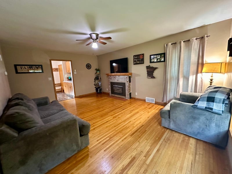 2934 Oak Ave, Slayton, MN 56172