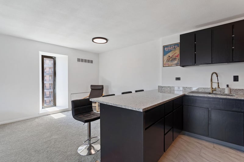 19 S 1st St #B802, Minneapolis, MN 55401