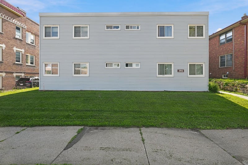 394 Pierce St N, Saint Paul, MN 55104