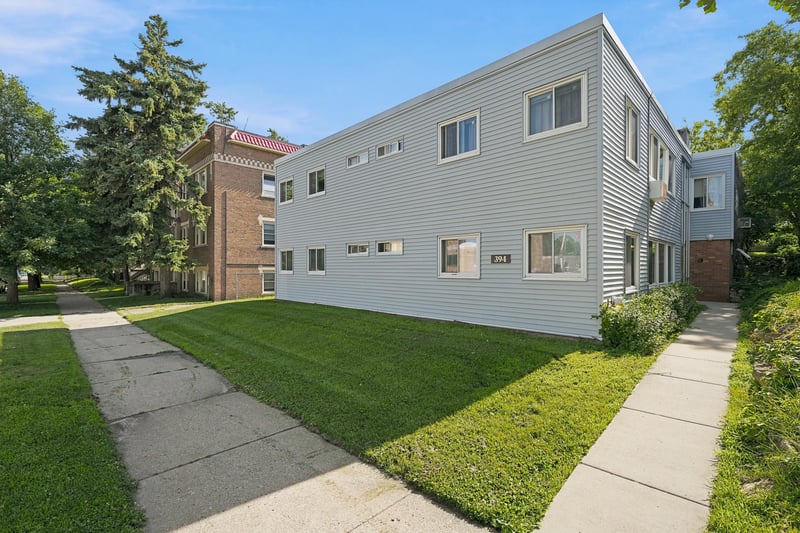 394 Pierce St N, Saint Paul, MN 55104