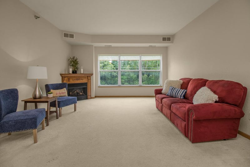 1341 Lake Dr W #B113, Chanhassen, MN 55317