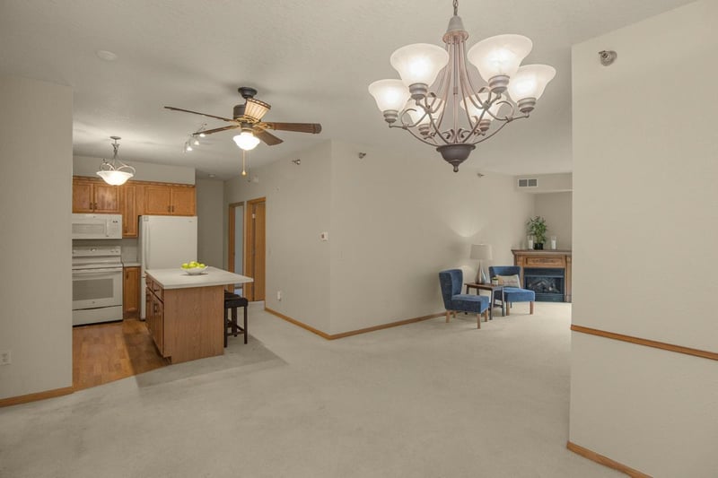 1341 Lake Dr W #B113, Chanhassen, MN 55317