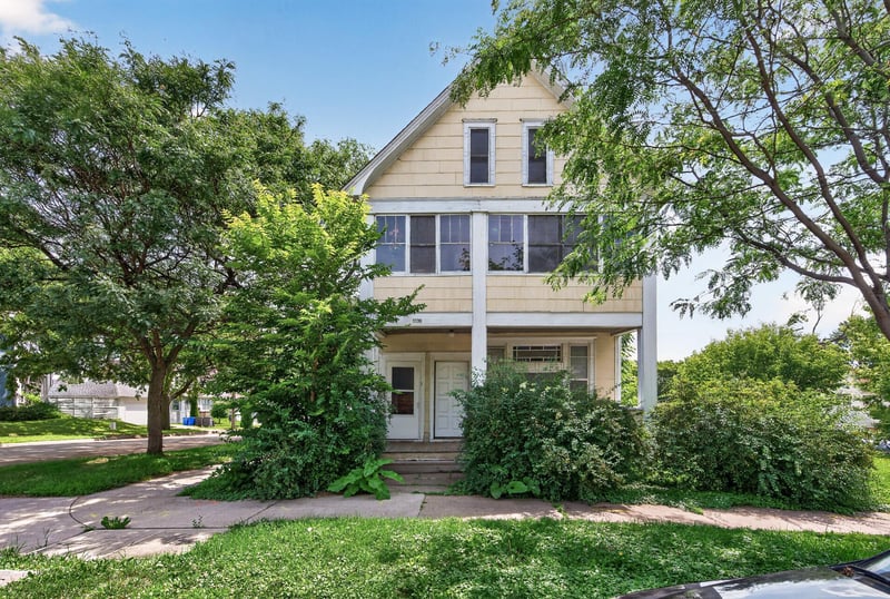 1136 Edgerton St, Saint Paul, MN 55130