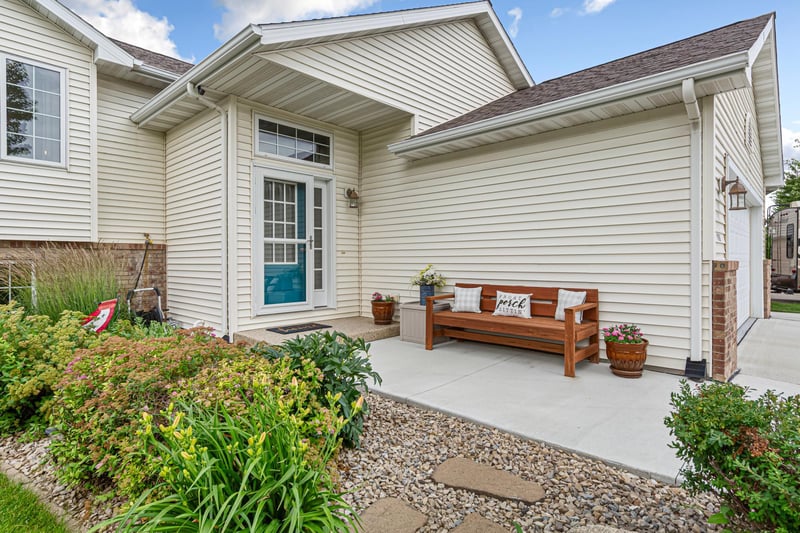 1006 24th Ave NW, Austin, MN 55912