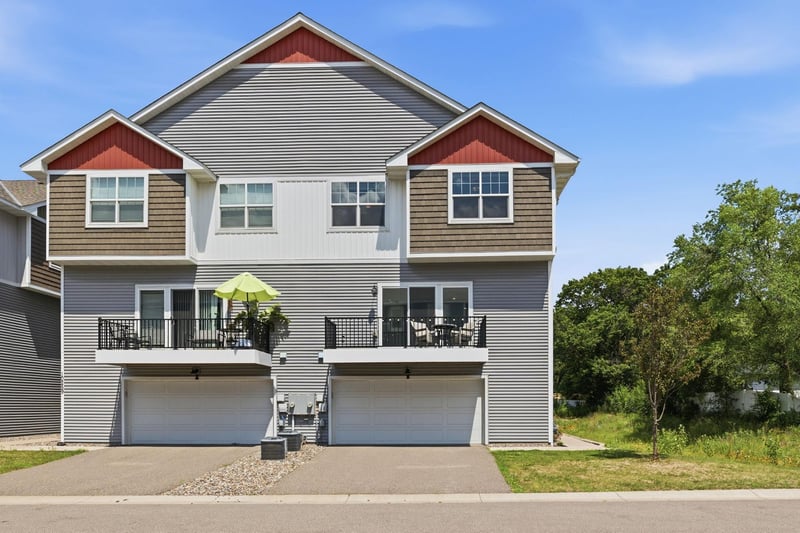 10259 3rd St NE #B, Blaine, MN 55434