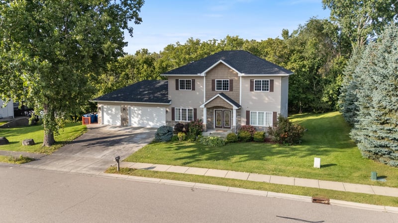 16096 Harmony Pa, Lakeville, MN 55044