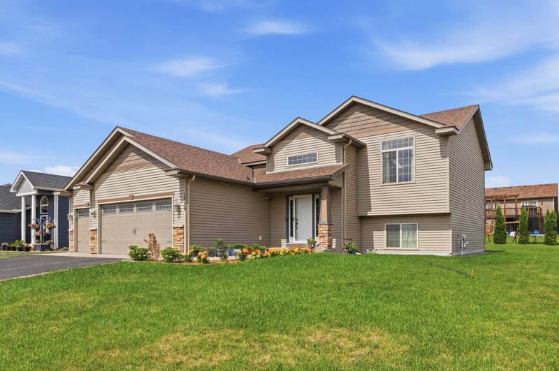 1729 Prairie View Ln NE, Sauk Rapids, MN 56379