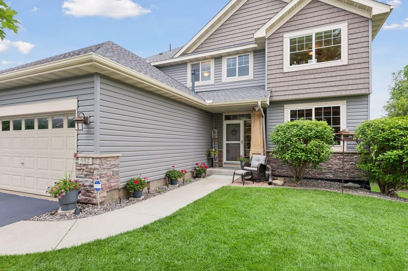 662 Jutland Ave, Shakopee, MN 55379