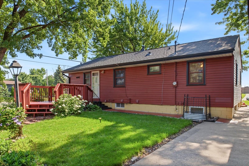 7696 Van Buren St NE, Fridley, MN 55432