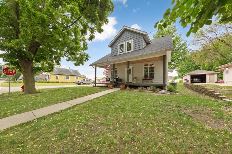 203 4th Ave NW, Lonsdale, MN 55046