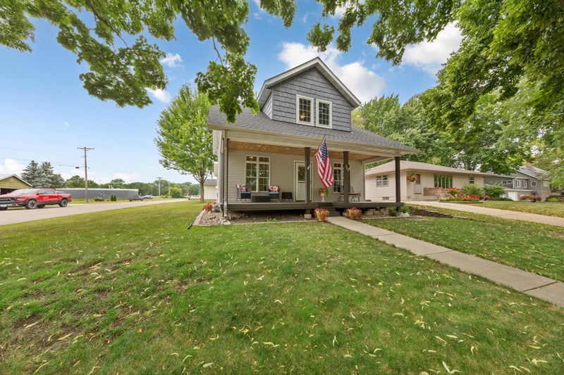 203 4th Ave NW, Lonsdale, MN 55046