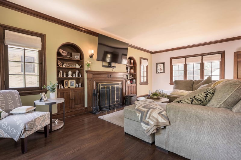 208 N Broadway, Fergus Falls, MN 56537