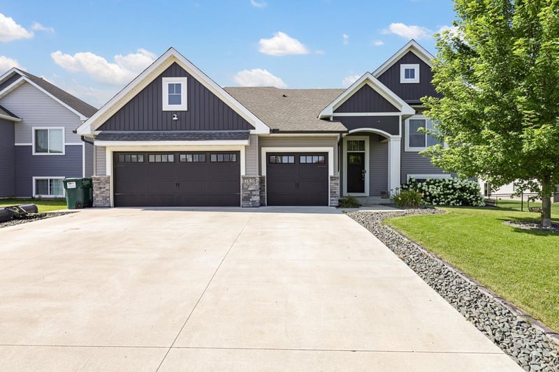 17838 Essex Ln, Lakeville, MN 55044