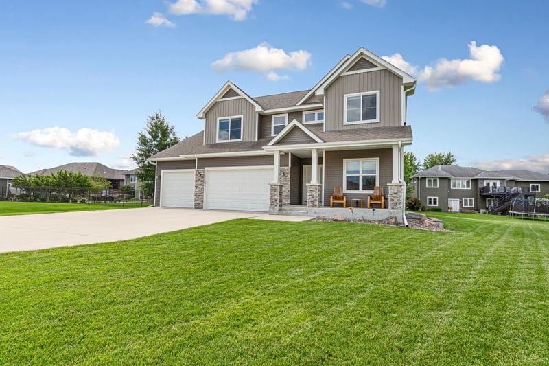 135 Stoneridge Ln NE, Owatonna, MN 55060