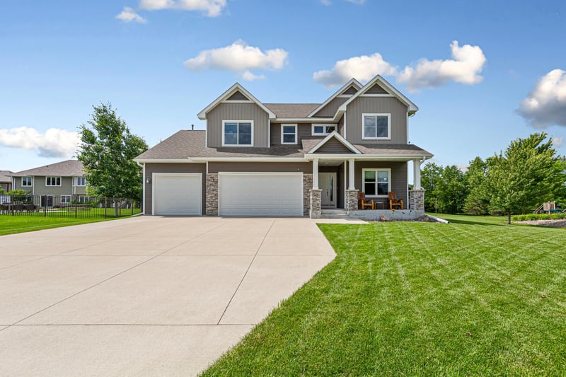 135 Stoneridge Ln NE, Owatonna, MN 55060