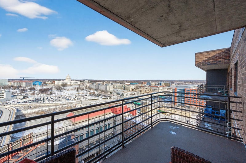 26 10th St W #2004, Saint Paul, MN 55102