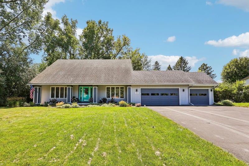 5551 W 93rd St, Bloomington, MN 55437