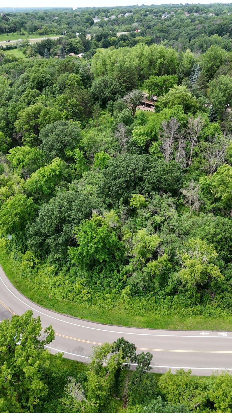 2685 Carver Ave E, Maplewood, MN 55119