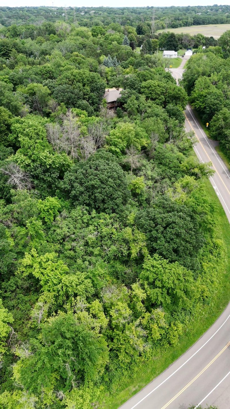 2685 Carver Ave E, Maplewood, MN 55119