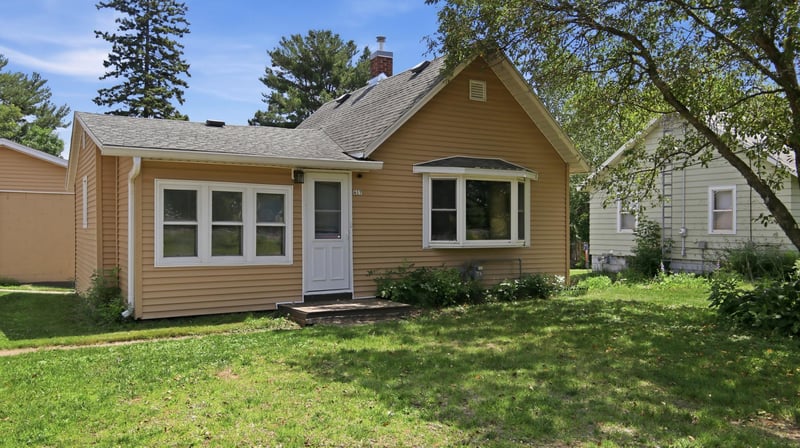417 S 7th St, Cameron, WI 54822