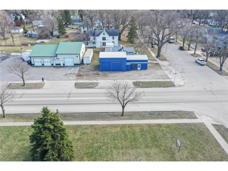 203 Park Ave E, Renville, MN 56284
