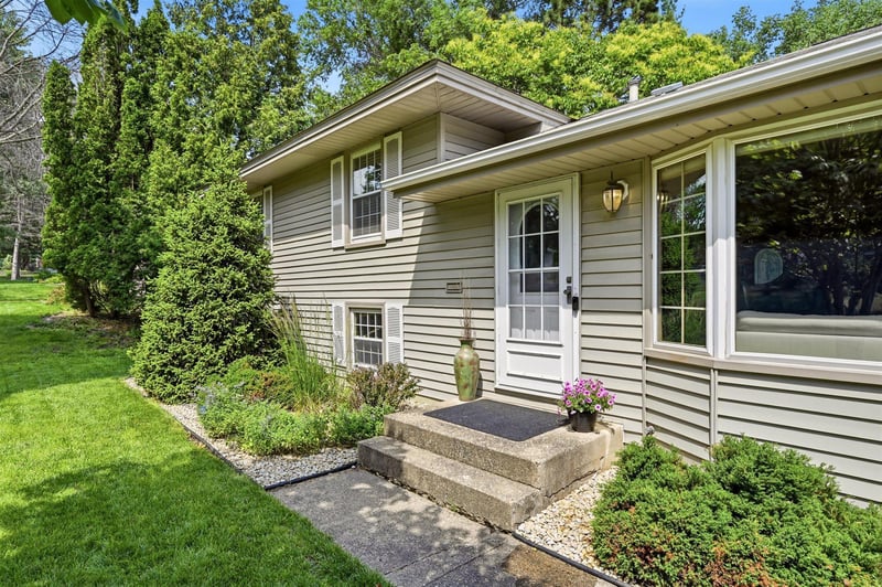 10925 Russell Ave S, Bloomington, MN 55431
