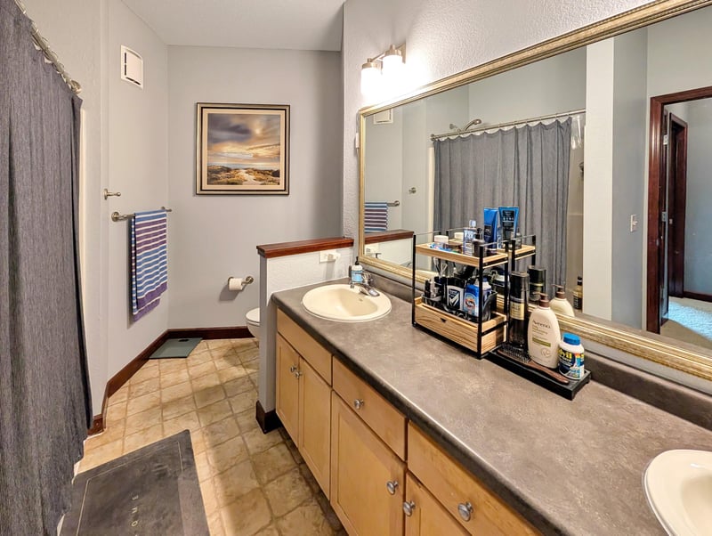 308 E 18th St #305, Minneapolis, MN 55404