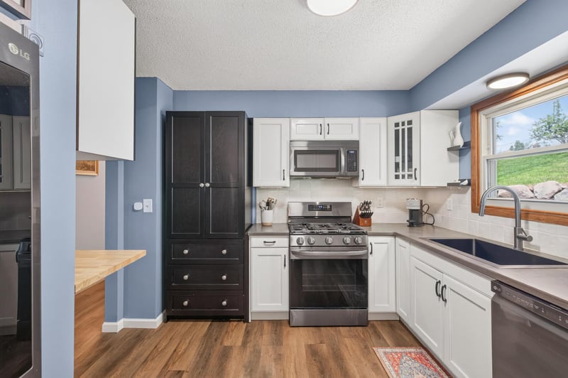 15350 Dunbar Ave, Apple Valley, MN 55124