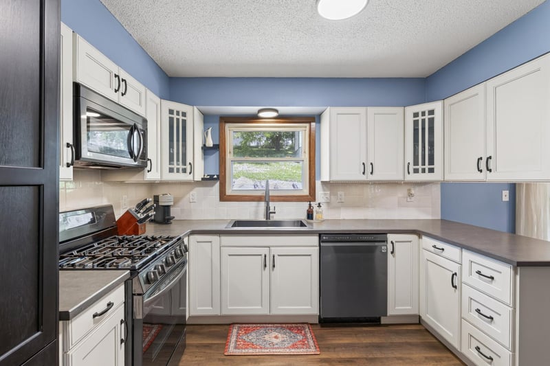 15350 Dunbar Ave, Apple Valley, MN 55124