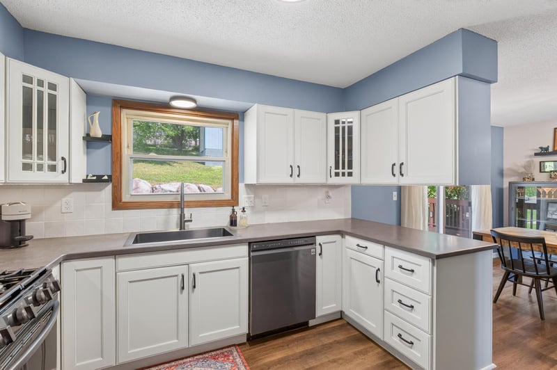 15350 Dunbar Ave, Apple Valley, MN 55124