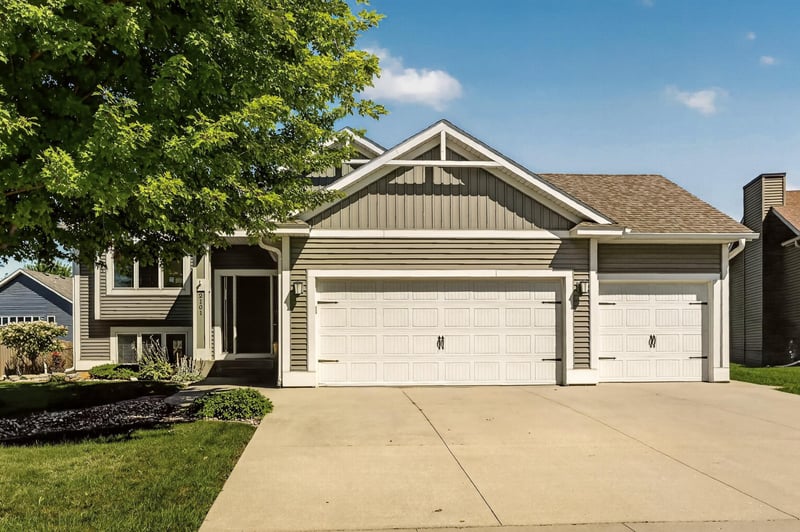 2101 Starburst Dr SW, Rochester, MN 55902