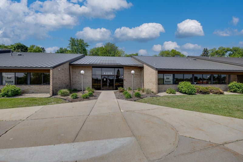 4205 Lancaster Ln N, Plymouth, MN 55441