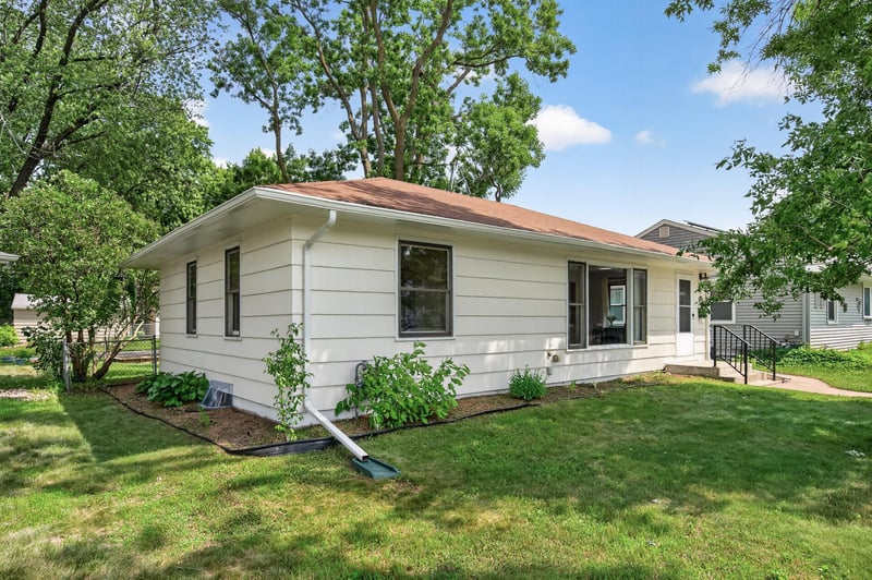 45 21st Ave N, Hopkins, MN 55343