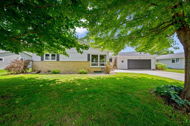 1007 Truman Ave, Owatonna, MN 55060