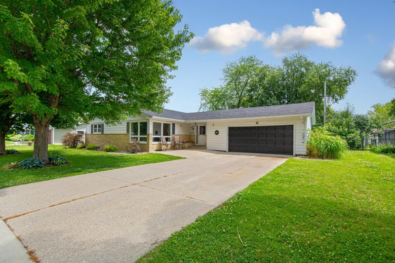 1007 Truman Ave, Owatonna, MN 55060