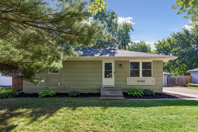 16366 Florida Way W, Lakeville, MN 55068