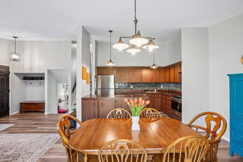 13400 Pepperwood Cir, Minnetonka, MN 55305