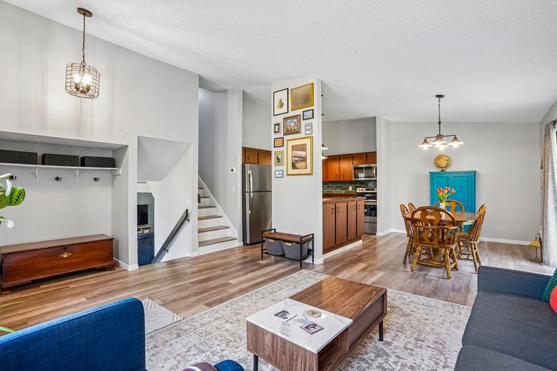 13400 Pepperwood Cir, Minnetonka, MN 55305