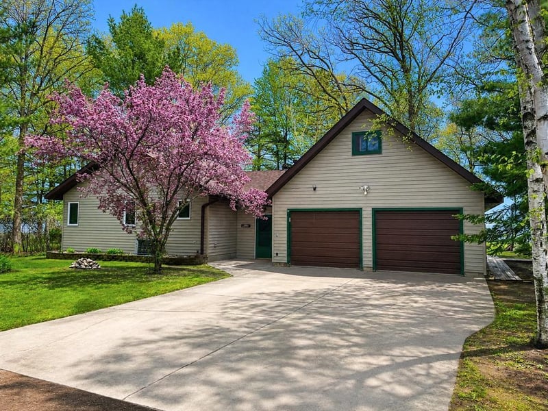 9158 Five Mile Rd, Brainerd, MN 56401