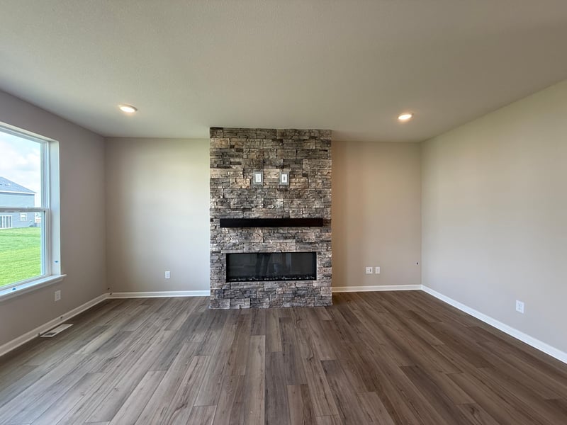 15033 Ashtown Ln, Rosemount, MN 55068