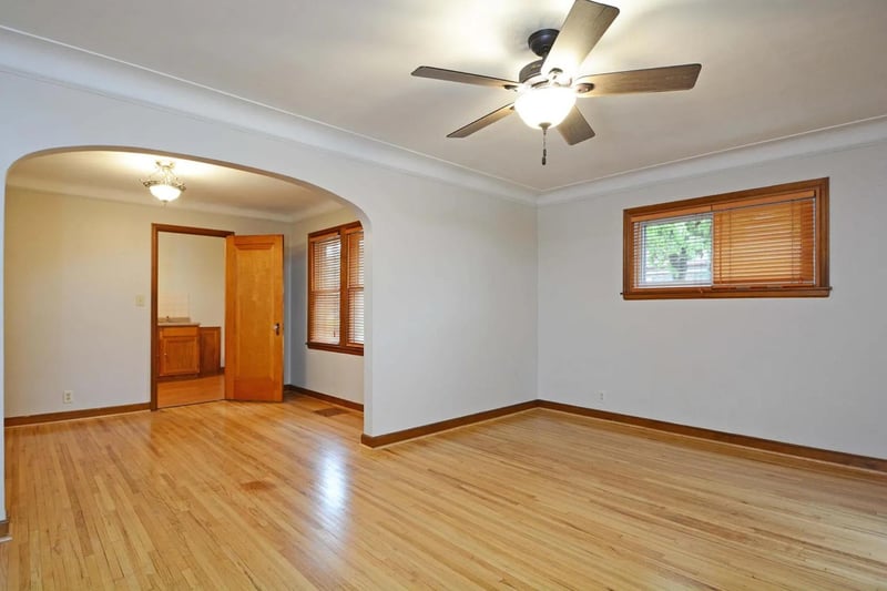 4255 Thomas Ave N, Minneapolis, MN 55412