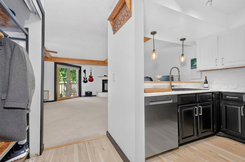 536 Quadna Mountain Rd, Hill City, MN 55748