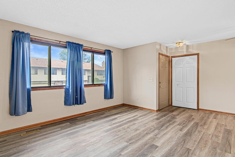 4793 Avon St, Shoreview, MN 55126