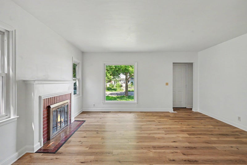 3830 Zenith Ave N, Robbinsdale, MN 55422