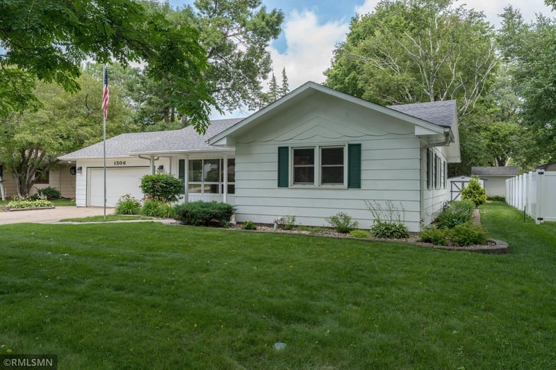 1506 James Dr, North Mankato, MN 56003