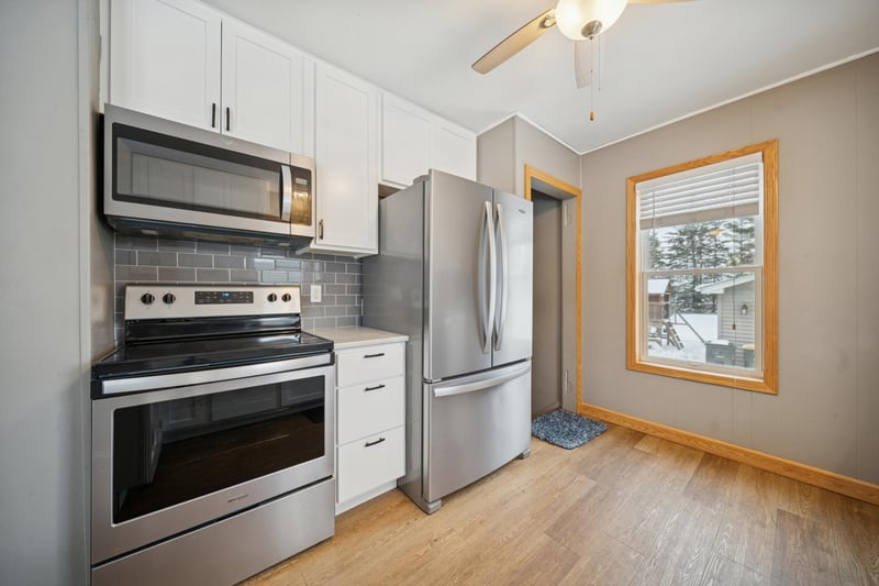 704 Broadway St, Cleveland, MN 56017