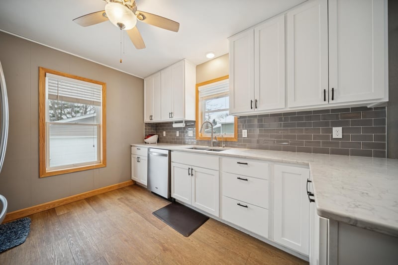 704 Broadway St, Cleveland, MN 56017
