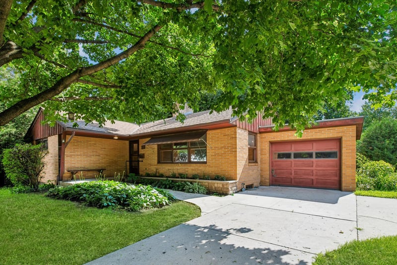 619 Nevada St, Northfield, MN 55057
