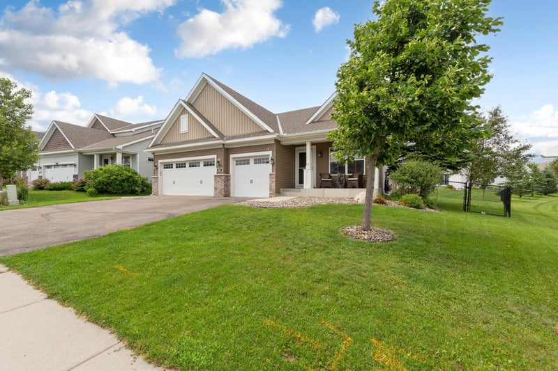601 Stonegate Cir, Waconia, MN 55387