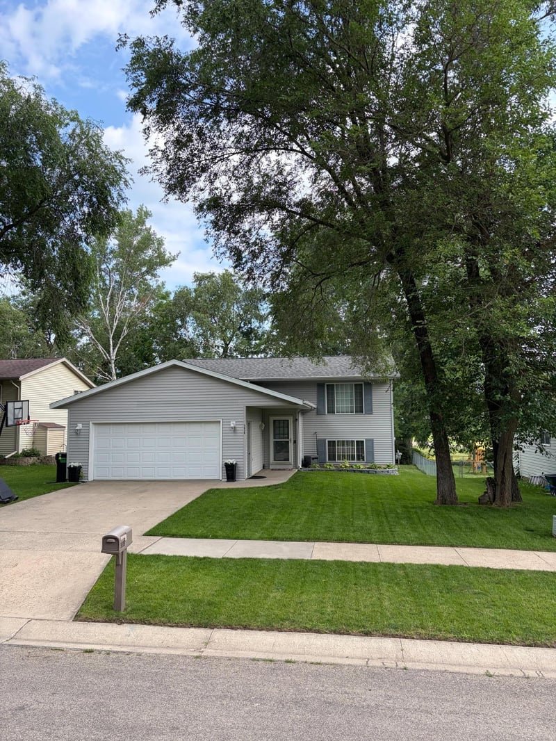 3838 Strathmore Ln SE, Rochester, MN 55904
